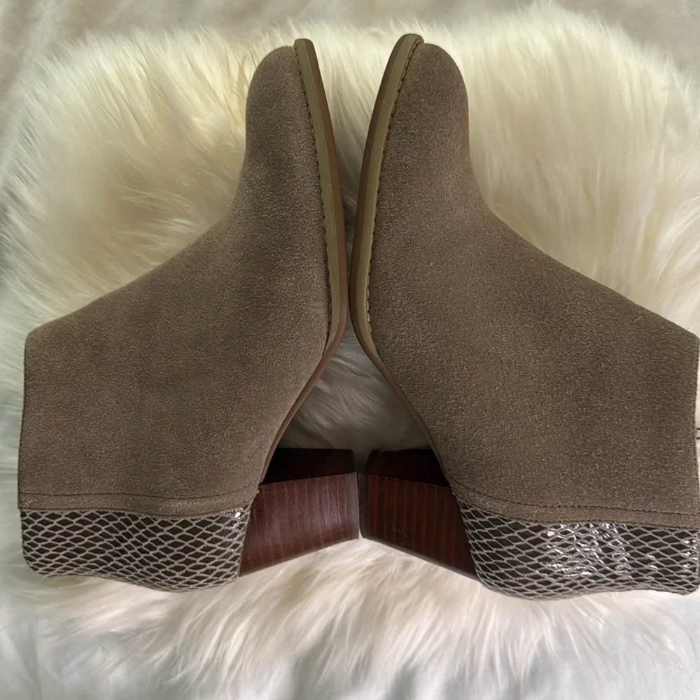 Like New Vionic Leather Ankle Bootie with Suede Like Look & Snakeskin Back